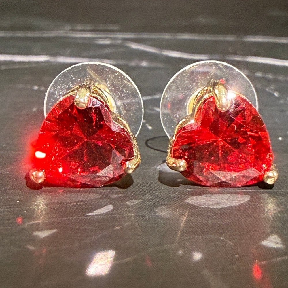 Red Crystal Heart Post Earrings 3/8in Wide Gold Tone Setting